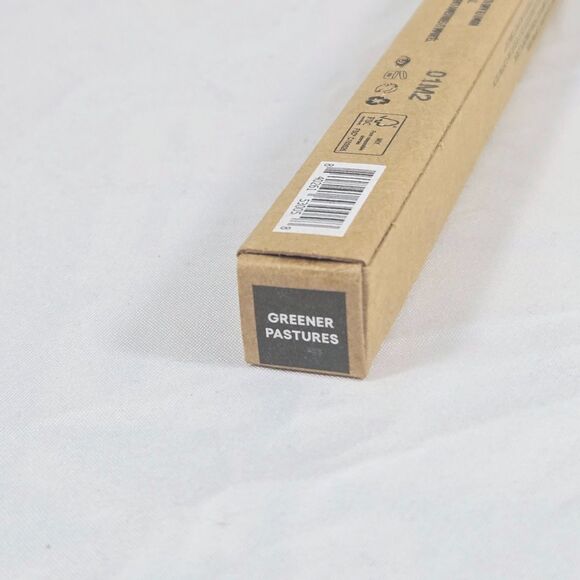 GXVE Gwen Stefani Line It Up 24 HR Gel Pencil Eyeliner GREENER PASTURES NIB - Picture 4 of 5